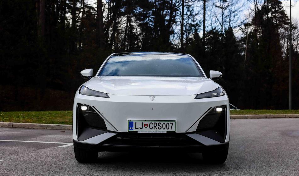Kitajski Changan skupaj s Petrolom ponudili neverjetni popust za družinski SUV