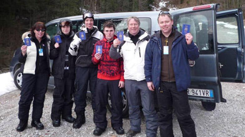 Islandci zatrjujejo, da so se policisti do njih grdo vedli.