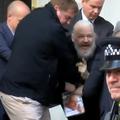 julian assange aretacija