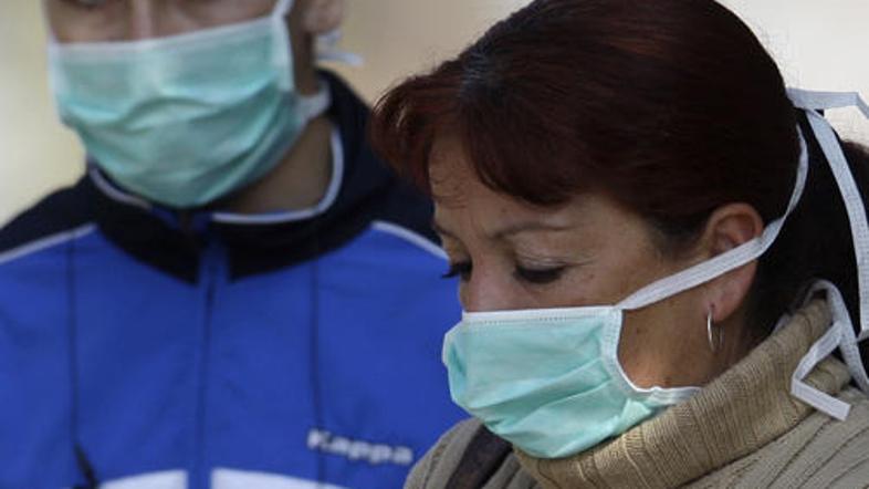 Število okužb z virusom po svetu hitro narašča.