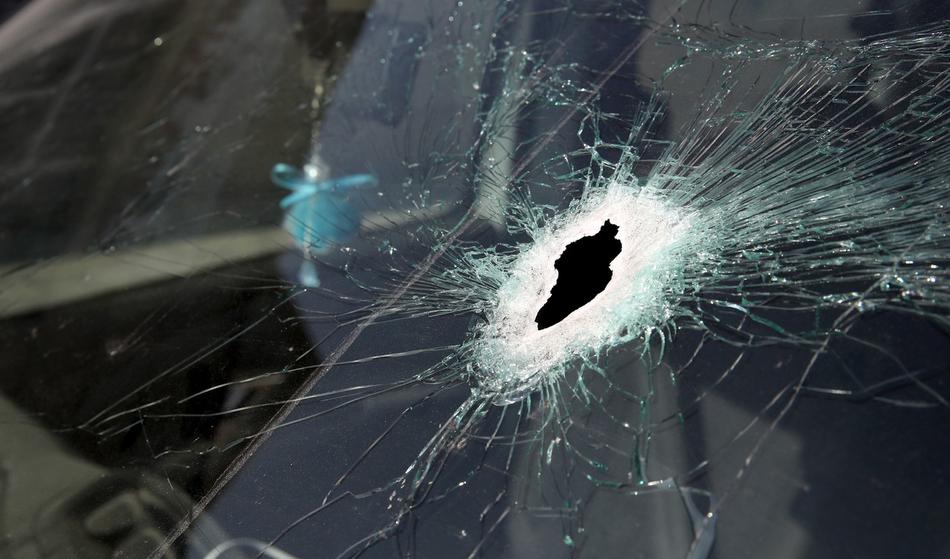 Na avtocesti smrtonosni ledeni projektili