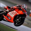 Casey Stoner letosi, tako kot v prejšnjih treh, dirka za ekipo Ducatija. (Foto: 