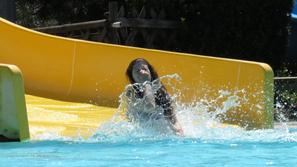 Ohladitev v bazenu - nagradna