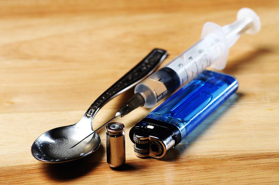 Uživanje heroina | Avtor: Shutterstock
