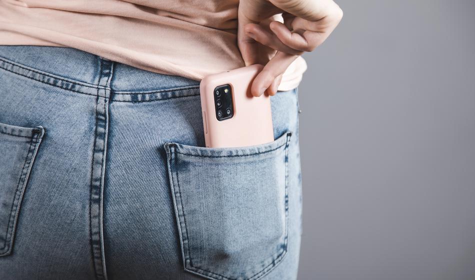 Po nesreči je s telefonom posnela fotografijo v žepu: Splet je šokiran