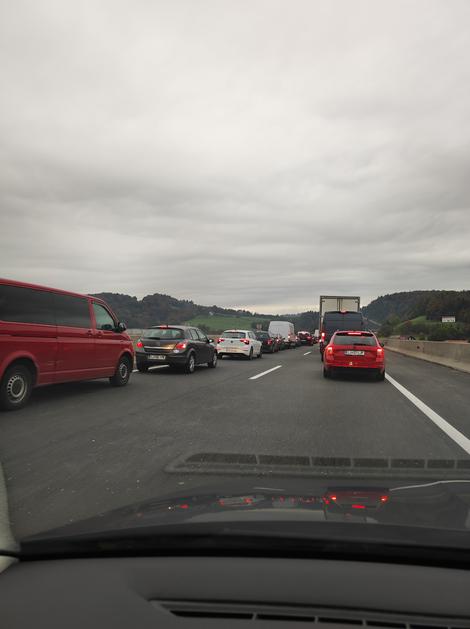 Prometna nesreča na dolenjski avtocesti