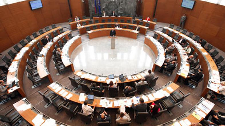 Pet ur razprave je le še potrdilo razklanost javnosti glede pravice istospolnih 