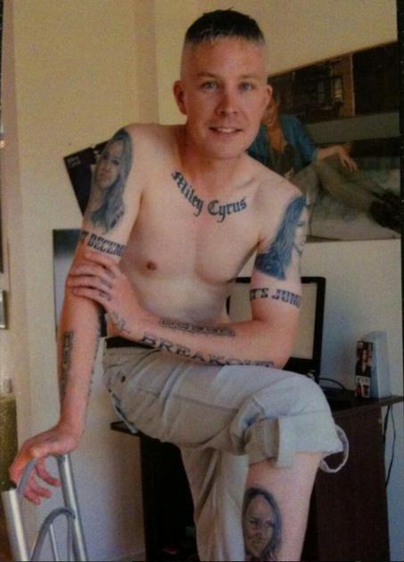 Miley Cyrus tetovaža