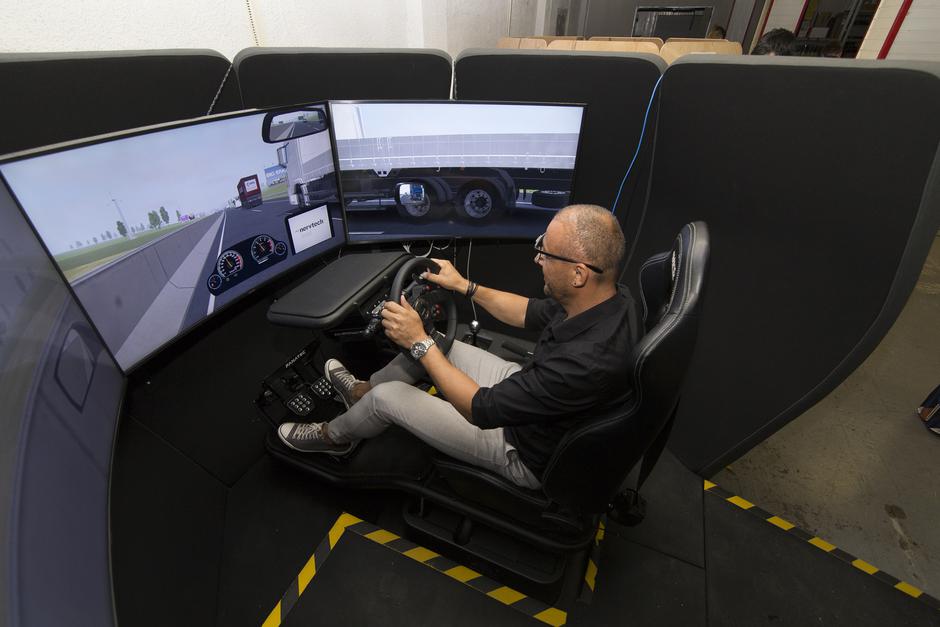 Neznanstveni eksperiment članov revije Avtofokus o vplivu vožnje pod vplivom alkohola. | Avtor: Avtofokus