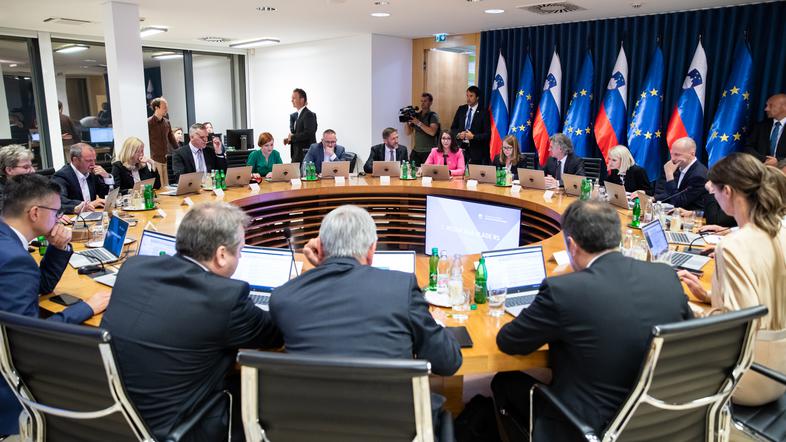 15. vlada RS, vlada Robert Golob