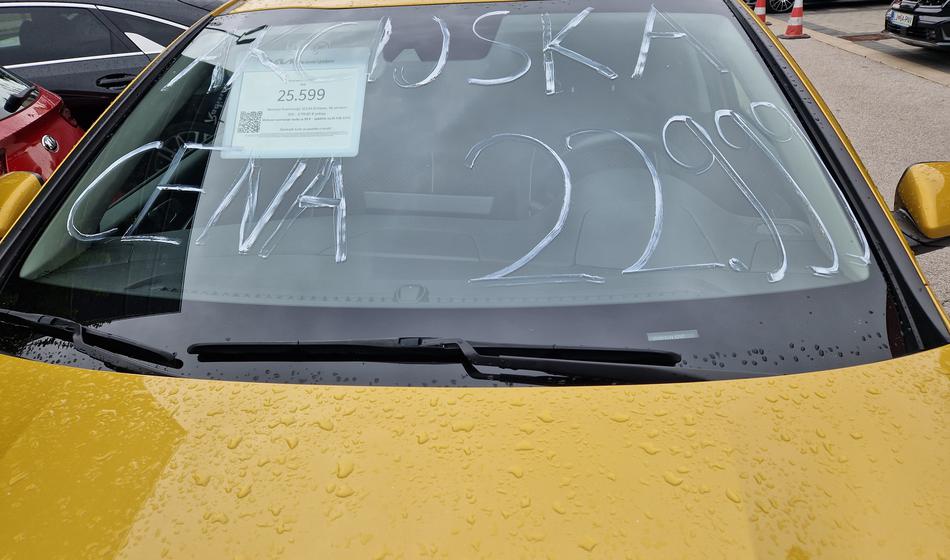 Rabljeni avtomobili pri nas: Kaj se najhitreje proda, kateri izgubljajo na vrednosti