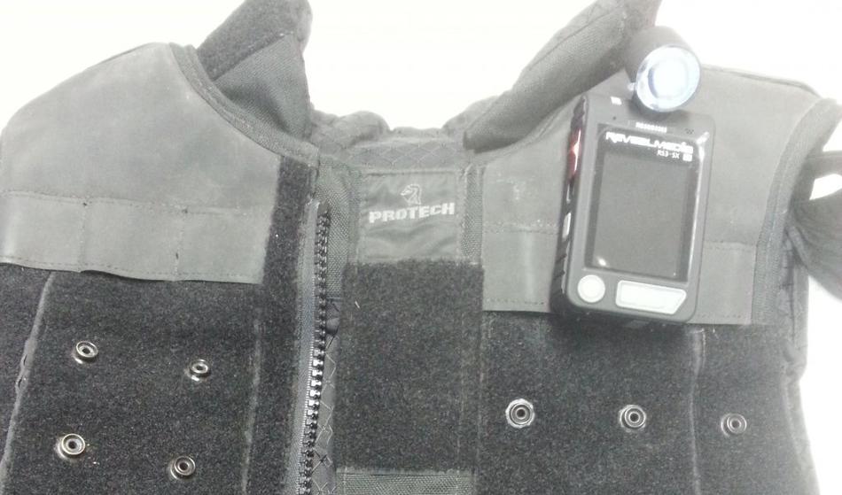 Nekdanji nogometni trener oproščen, ker je zatajila policijska kamera