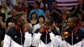 Kobe Bryant, Dwayne Wade in Michael Redd na podelitvi zlate medalje na olimpijsk