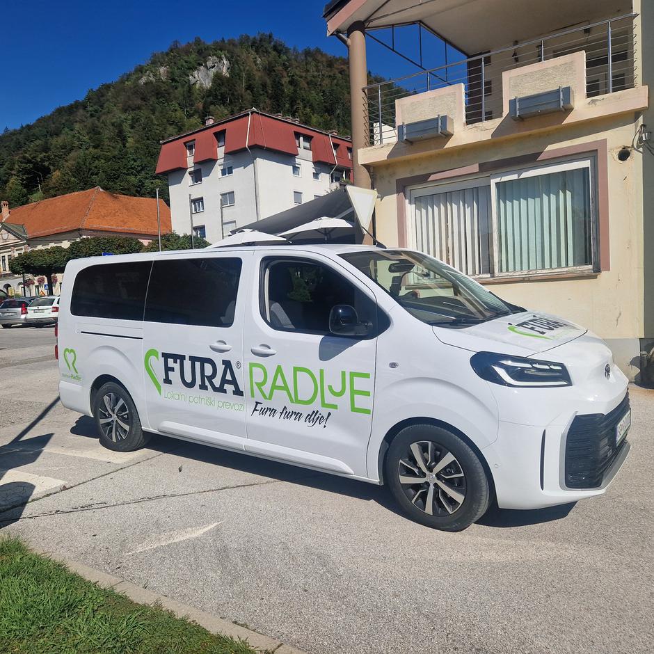 Fura Radlje s Toyotinimi električnimi kombiji | Avtor: Gregor Prebil