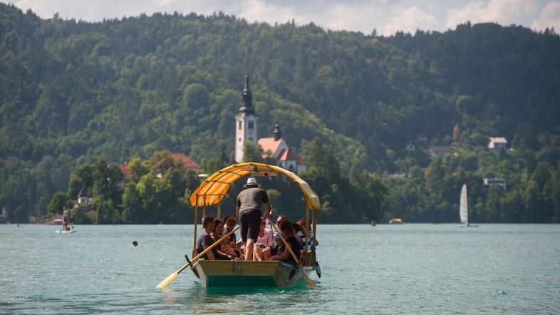 Blejski pletnarji Bled otok