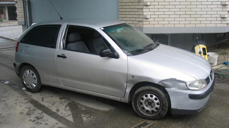 Tujec se je izognil mejni kontroli in poskušal pobegniti pred policisti. (Foto: 