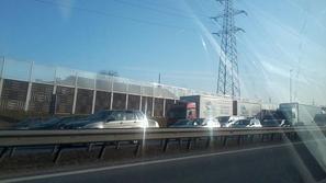 Prizor s severne ljubljanske obvoznice ob 15. uri. (Foto: bralec)