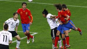 Carles Puyol je zadel z glavo in Španija se je uvrstila v finale mundiala. (Foto