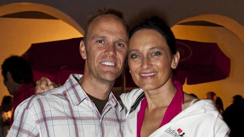 Alenka Strnad Oldroyd, TV voditeljica s soprogom