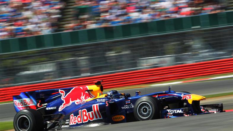 VN VB Silverstone 2010 kvalifikacije Sebastian Vettel Red Bull