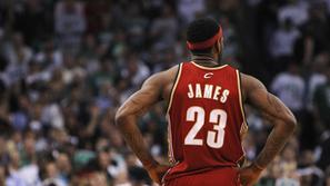 LeBron bo prvi podajalec lige. Zakaj pa ne. Lani je bil s 7,6 četrti. (Foto: Reu