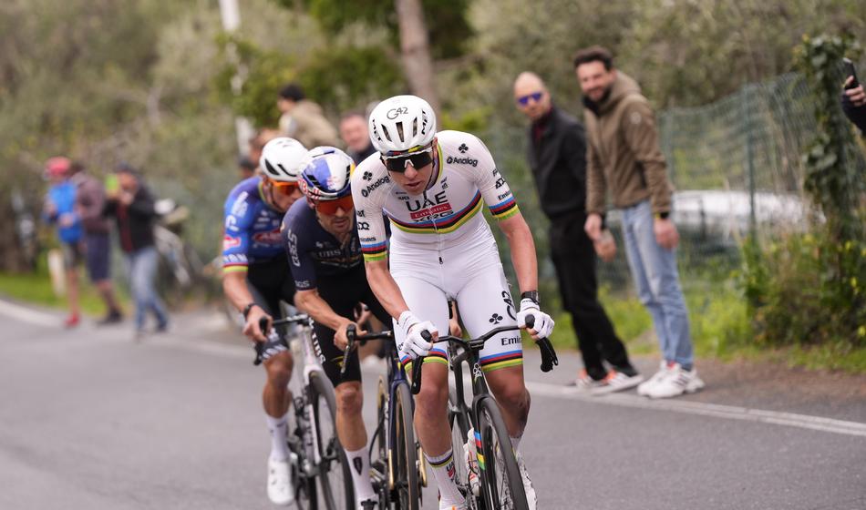 Okrvavljeni Pogačar na spektakularen način osvojil Milano-Sanremo