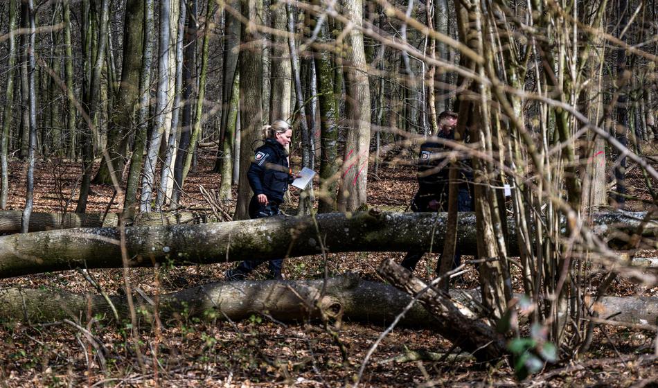 Velikonočna tragedija: Drevo padlo na skupino ljudi, med mrtvimi tudi dojenčica