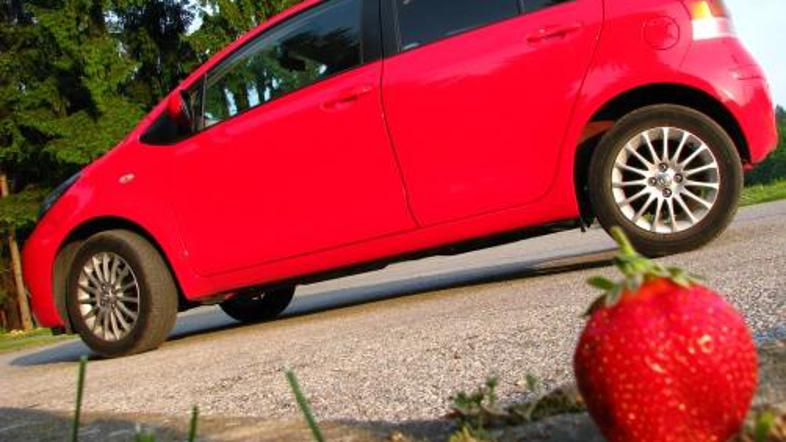 Yaris z novimi tehnologijami stopa v ospredje pred marsikaterega tekmeca. Hvalim