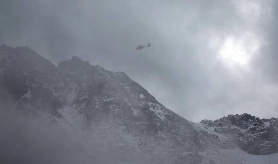 Drama v gorah: Snežni plaz zasul planinca