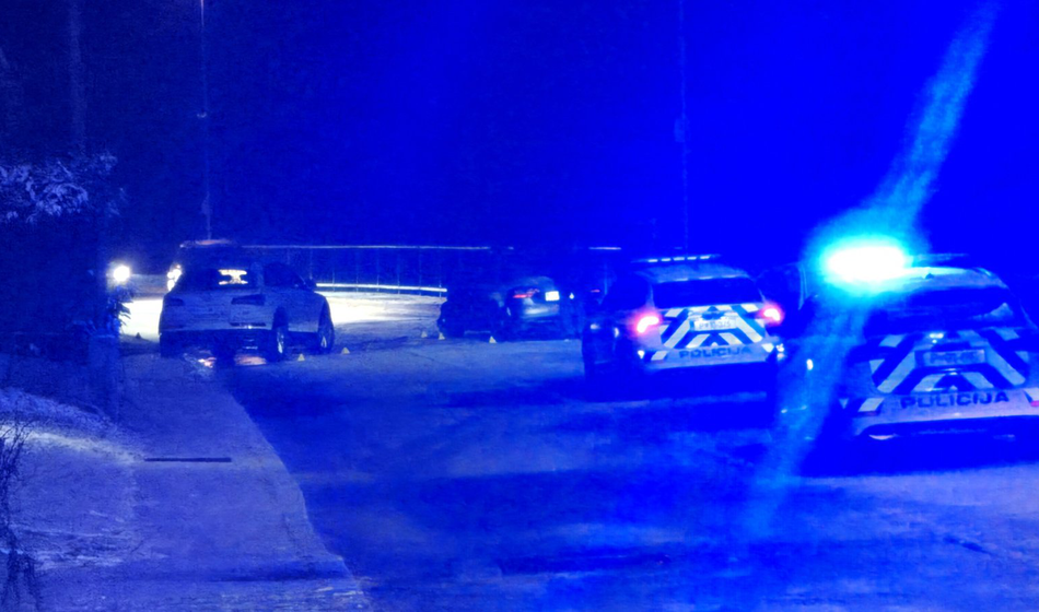 Počilo v večernih urah, cesta zaprta