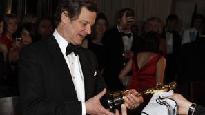 Colin oskarja ni izpustil iz rok, razen na stranišču. (Foto: Reuters)