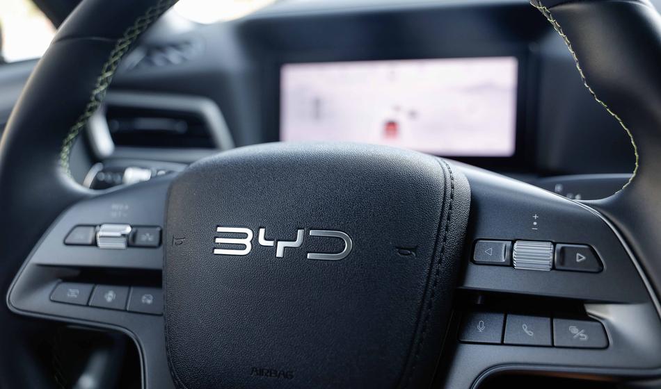 BYD utegne najcenejši avtomobil za Evropo izdelovati pri naših sosedih