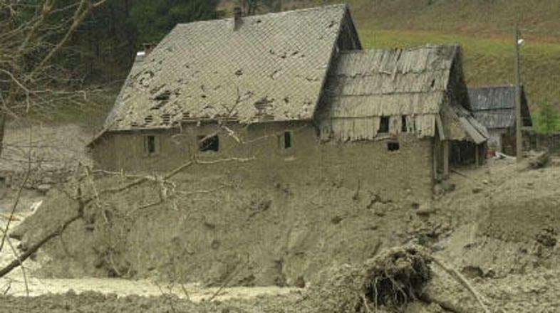 Log pod Mangartom si še danes ni opomogel po katastrofi. (Foto: BOBO)