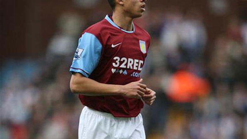 Curtis Davies si je strgal ahilovo tetivo.