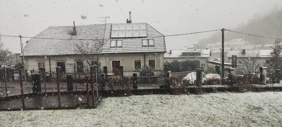 sneženje v Postojni sneg