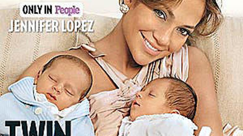 Dvojčka sta krščena.