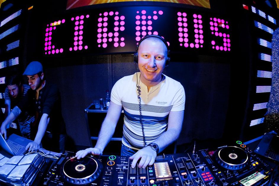 House Fetish razvnel Cirkus