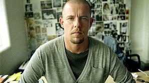 Alexander McQueen je v prostem času strasten potapljač. 