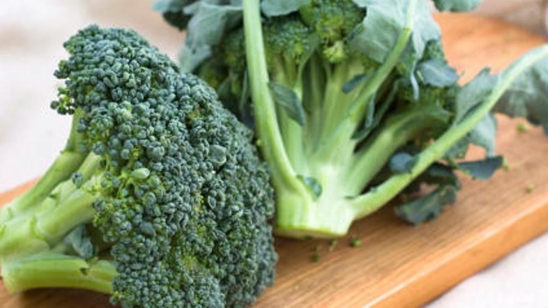Brokoli, kralj zelenjave, je bogat z vitamini, minerali in balastnimi snovmi.
