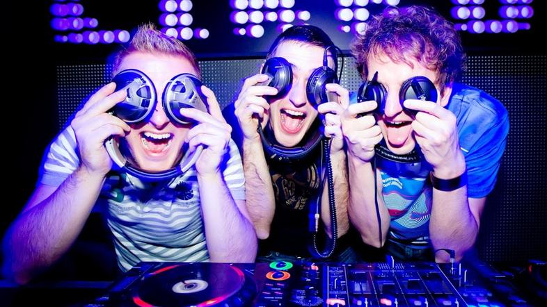 Plesne vibracija razgrele noč