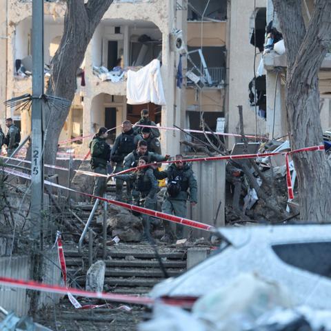 Iran izstrelil rakete na Izrael