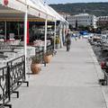 Sedanja podoba izolske promenade na Sončnem nabrežju odhaja v zgodovino.