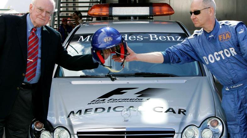 Watkins Hartstein čelada formula 1 Mercedes zdravniško vozilo reševalno vozilo M