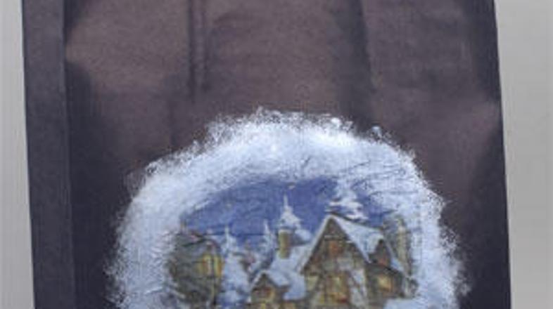 Dolgočasna navadna vrečka postane simpatična darilna vrečka, ki se je nihče ne b