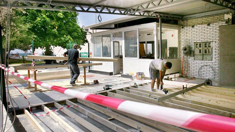 Lokal Hollywood na plaži v Žusterni bo dobil novo ime in najemnika.