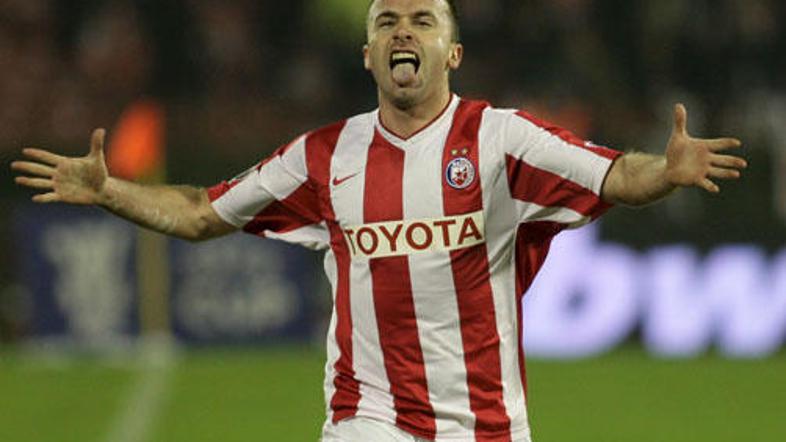 Beograjska Crvena zvezda se je znašla v velikih finančnih škripcih.