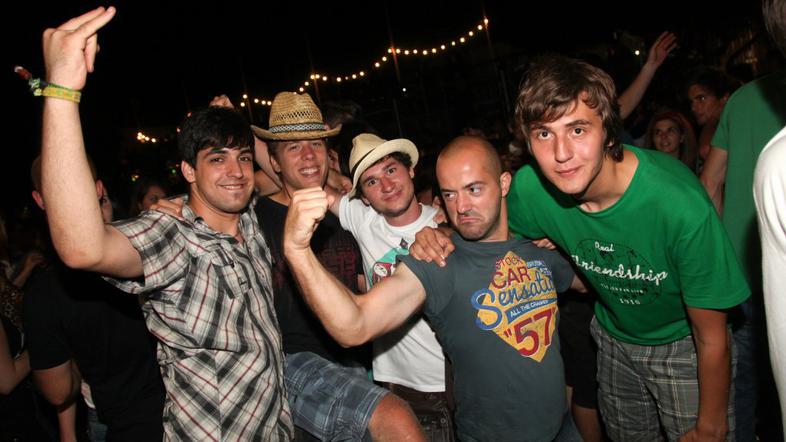 S cvetjem v sobotno pivo