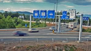 DDC mora najprej preveriti zahtevke SCT o dodatnih delih in stroških, nato pa se