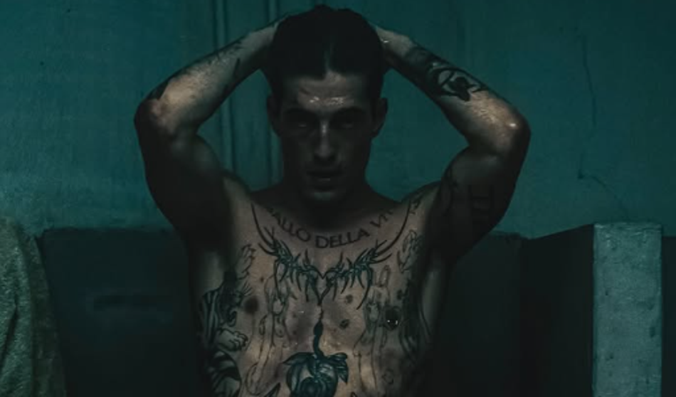 Eden najbolj zaželenih pevcev na svetu se je poročil