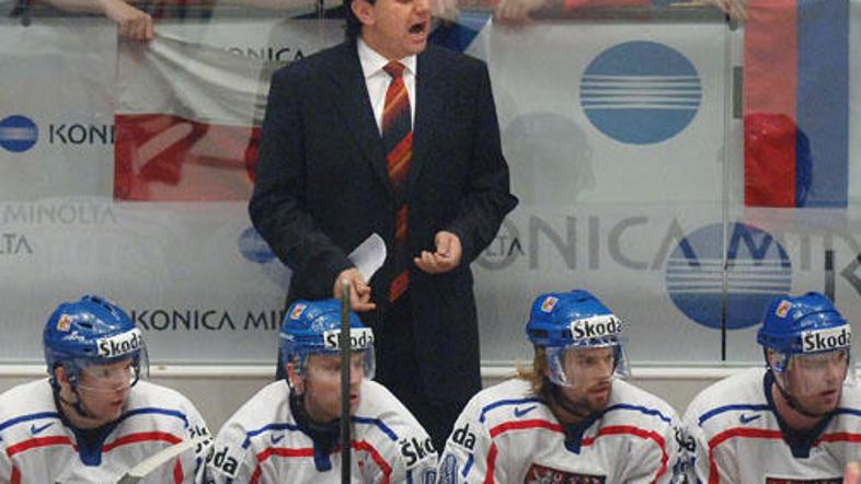 Vladimir Ružička bo ponovno vodil češke hokejiste.